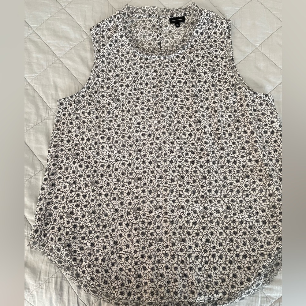 WHO WHAT WEAR SLEEVELESS BLOUSE